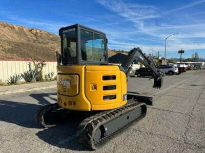 EXCAVADORA JOHN DEERE 50 G CERRADA CON CALENTADOR DE AIRE ACONDICIONADO VASO HIDRÁULICO BUENAS HORAS Foto 1 de 4