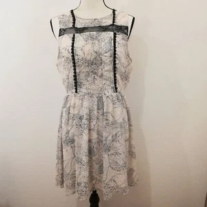 NWT Esley Fit & Flare Pintuck Lace Trim Lined Dress Size L (Juniors) - Picture 1 of 9