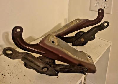 1988-1998 CHEVROLET GMC C/K1500 2500 3500 Maroon Upper Hood Hinges R&L OEM - Image 1 of 4