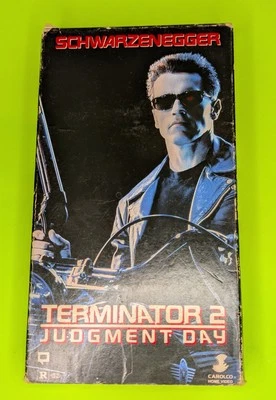 terminator 2: judgement day vhs t2 arnold schwarzenegger, james cameron - Image 1 of 4