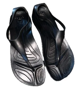 Crocs Sexi Damen-Flip-Sandalen Größe 8 T-Riemen schwarz Riemen Serena sexy kultig - Bild 1 von 8