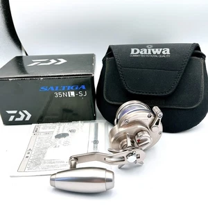 Daiwa 15 Saltiga 35NL-SJ Baitcast Fishing Reel Left Handle w/box in stock - Picture 1 of 12