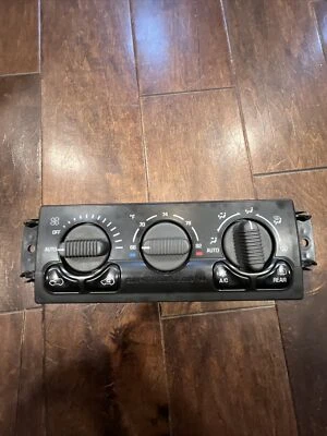 Chevy Silverado GMC Sierra Yukon 1999-2002 unidad de control de clima P/N: 15060162 Foto 1 de 4