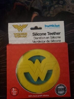 Mordedor de silicona Bumkins WonderWoman alivio de dentición sin BPA - Certificado CPSIA NUEVO Foto 1 de 2