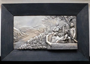 GEORG BOMMER FIGÜRLICHE ZINNRELIEF PLAKETTE IN SCHWARZEM EICHENRAHMEN - Bild 1 von 6