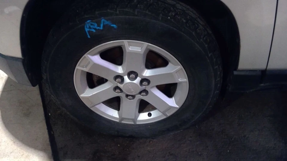 Wheel VIN J 11th Digit Limited 18x7-1/2 6 Spoke Fits 13-17 ACADIA 5159042 - Imagem 1 de 1