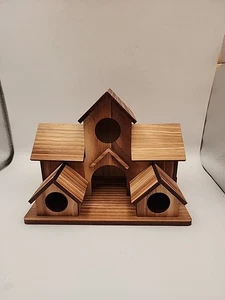 Kolibrihaus 1/4 Zoll Holz mit Aufhänger rustikale Optik 6 Eingänge  - Bild 1 von 12