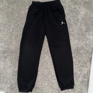 Jungen Air Jordan Nike schwarz Jogginghose Jogginghose Hose Größe M - Bild 1 von 3