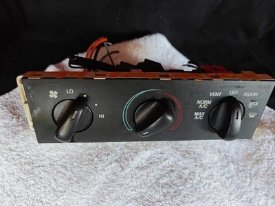 Ford Mustang 1994-2000 calefacción de aire acondicionado manual control de clima OEM Foto 1 de 4