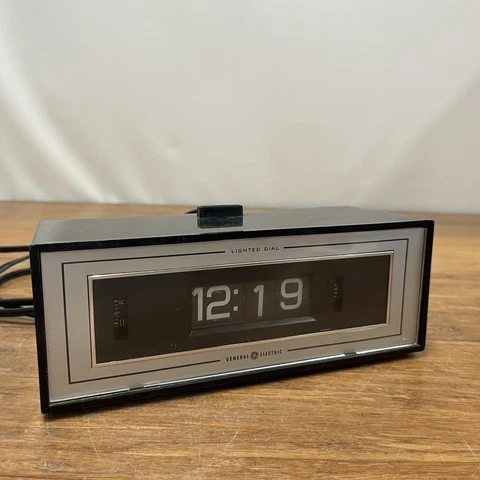 Vintage GE General Electric Roll Dial Flip Alarm Clock Lighted 8142-4 *Working* Cover