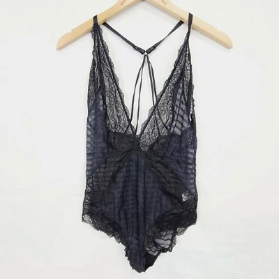 BodySuit TRUE & Co feminino tamanho M listrado renda preta sexy renda - Imagem 1 de 4