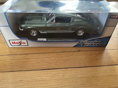Maisto 1967 Ford Mustang GTA Fastback 1:18 Scale Diecast Model Car Green - Image 1 of 4