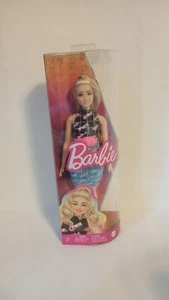 Mattel Barbie Fashionistas Doll Blonde Hair Curvy Body PWR Girl Outfit - Picture 1 of 8