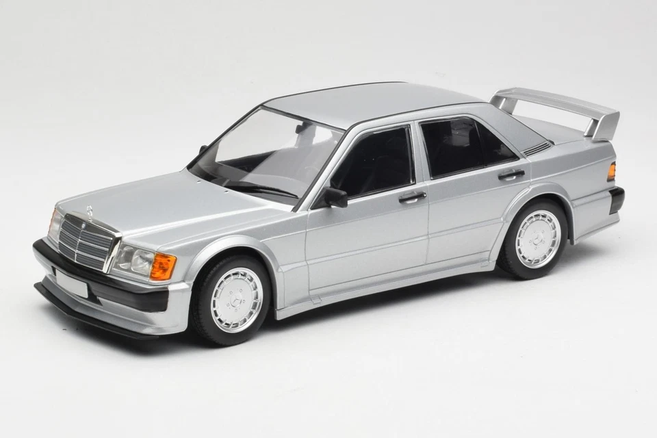 155036001 Mercedes 190E 2.5-16 EVO 1 W201 Silver Minichamps 1/18 - Imagen 1 de 4