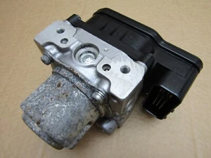 Kawasaki Z750 2008 20,708 miles ABS pump control module (14830) - Picture 1 of 8