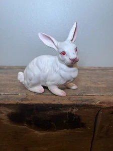 FIGURA VINTAGE DE CERÁMICA IZQUIERDA JAPÓN CONEJO BLANCO, OJOS ROJOS #C-6390 - Imagen 1 de 6