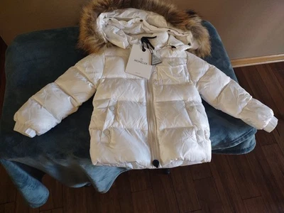 Детская дизайнерская зимняя куртка размер 0. Сделано Moncler отличном состоянии товара! - Изображение 1 из 4