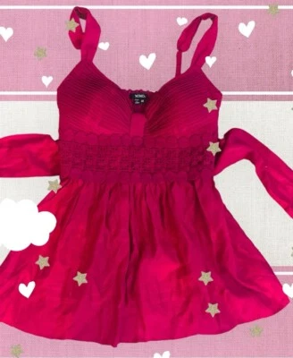 Vestido feminino XOXO fúcsia macio fora do ombro com acabamento de babados tamanho M - Imagem 1 de 4