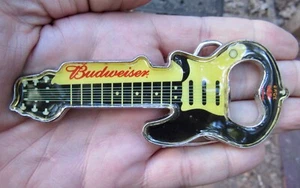 Guitarra 3D de Colección con Hebilla de Cinturón BUDWEISER 5" Abridor de Botellas CERVEZA ROCK RARA EN MUY BUEN ESTADO++ - Imagen 1 de 4