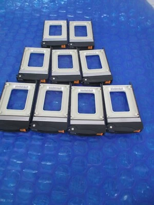 SET BESTEHEND AUS 9 SuperMicro MCP-220-00167-0B 2,5" NVMe Laufwerksfach Caddy - Bild 1 von 4