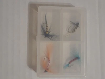 Juego de 4 moscas de pesca para trucha lubina bullgill y otros peces de agua dulce ¡con caja! Foto 1 de 4