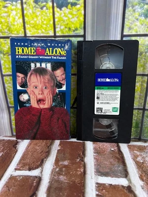 Home Alone 1991 VHS Christmas Movie Vintage Video Tape Classic Preowned - Image 1 of 3