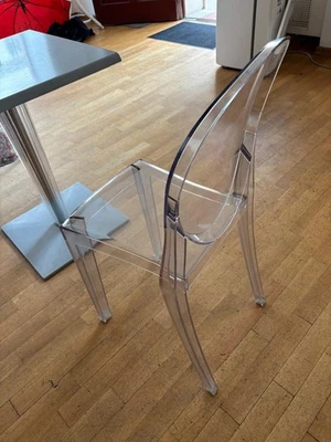 Kartell Victoria Ghost Kunststoff Stühle, design by Phillip Starck - Bild 1 von 3