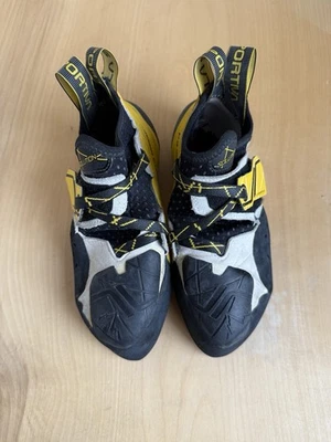 Zapato de escalada en roca La Sportiva Solution para hombre talla 7,5 USM/EU 40 amarillo/negro Foto 1 de 4