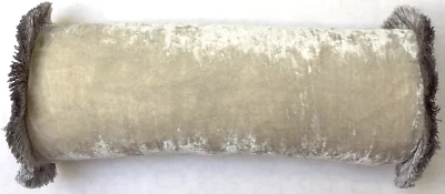 Anke Drechsel Rollkissen PLAIN Silber Franzen Ice Blue 100% Seiden Samt Kissen - Bild 1 von 4