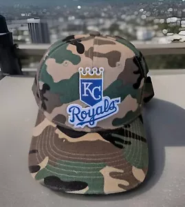 Cappello con logo e berretto mimetico Kansas City Royals. Vestibilità regolabile. . Fantastico - Foto 1 di 4