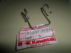 Abrazadera de cable Kawasaki fabricante de equipos originales 1986 - 1995 JF650 92037-3734 - Imagen 1 de 2