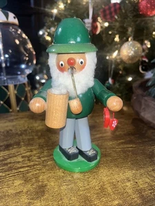 De colección. Estatuilla de madera original Steinbach Volkskunst W. Alemania con taza de cerveza y corazones - Imagen 1 de 5