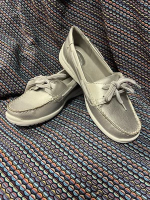 NUEVO Zapatos informales para barco Croft & Barrow Jesika plateados talla 7 para mujer venta al por menor $59.99 Foto 1 de 4