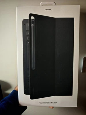 Samsung Book Cover Keyboard Slim per Galaxy Tab S10 FE+ AI Key EF-DX620BBEGIT - Imagen 1 de 4