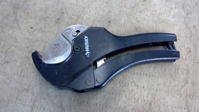 Husky 1 1/4” Ratcheting PVC Cutter Pex Replaceable Blade Quick Change 16PL0101-1 - Image 1 of 4