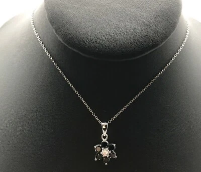 Collar de cadena colgante de plata de ley 925 con zafiro pequeño y flor de circonita cúbica de 18" Foto 1 de 4