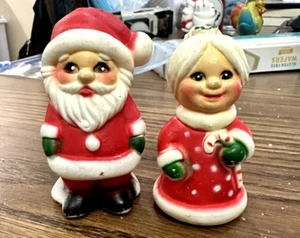 Mr. & Mrs. Santa Claus Plastic Salt and Pepper Shaker Vintage Set - Picture 1 of 6