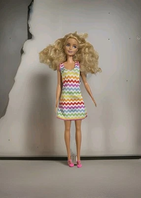 Muñeca Barbie Piña Reparación Restyle Roble Arco Iris Vestido Ojos A Lado C268 Foto 1 de 4