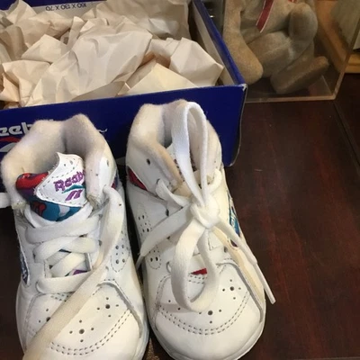 Reebok Infants Aerobics. Talla 3. Nuevo en caja. Foto 1 de 4