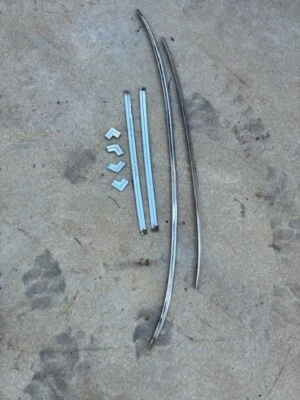 Parabrisas cromado envolvente Mitsubishi Sigma Scorpion 1981-1984 Foto 1 de 2