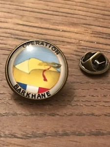 GROS PIN'S 2cm ASPECT BRONZE Fantaisie Opération Barkhane Mali 🇲🇱🇫🇷 Opex - Imagen 1 de 1