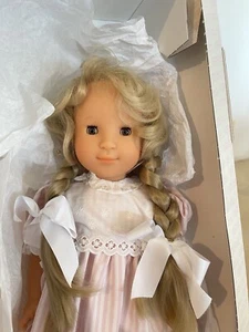 1990 Gotz Claudia Puppe Vinyl Neu im Karton NRFB 17" - Bild 1 von 7