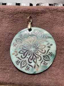 Vintage Pendant - Mother of Pearl Abalone Medallion - Silver Tone Metal Inlay - Picture 1 of 2