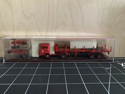 Brekina 83206 Magirus-​Deutz Pluto FL 200 with 2 Tractors - 1:87/HO - Image 1 of 4