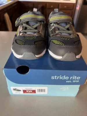 Stride Rite lighted sneaker  boys 9 W cosmic grey / green hook and loop New - Image 1 of 4