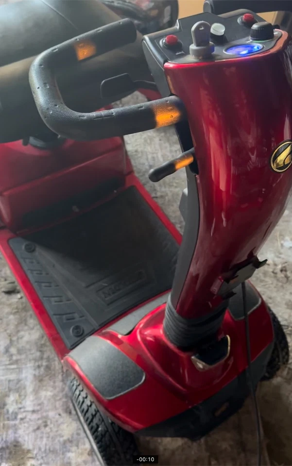 2017 Golden Companion GC440 Four Wheel Mobility Scooter *Needs New Battery - DFW - Image 1 of 1