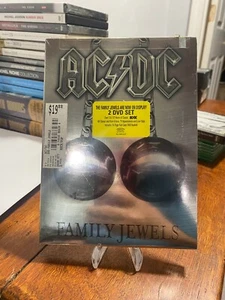 ACDC - Family Jewels neu versiegelt enthält 24 Seiten vollfarbiges DVD Booklet  - Bild 1 von 2