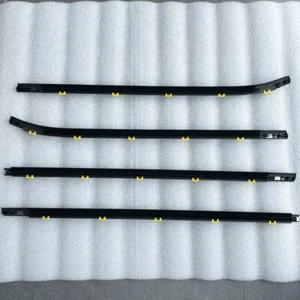 Genuine Outside Door Weatherstrip Belt 4p for 2008 2011 Hyundai i30 - Picture 1 of 6