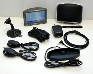 TomTom GO 920T TRAFFIC Portable GPS Navigator 920-T USA/Canada/EUROPE Maps WTE B - Picture 1 of 4