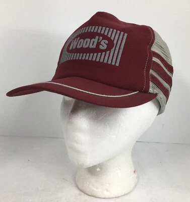 Sombrero de camionero Wood’s 3 rayas cierre a presión granate malla gorra/sombrero hecho en EE. UU. USADO EN EXCELENTE ESTADO Foto 1 de 4
